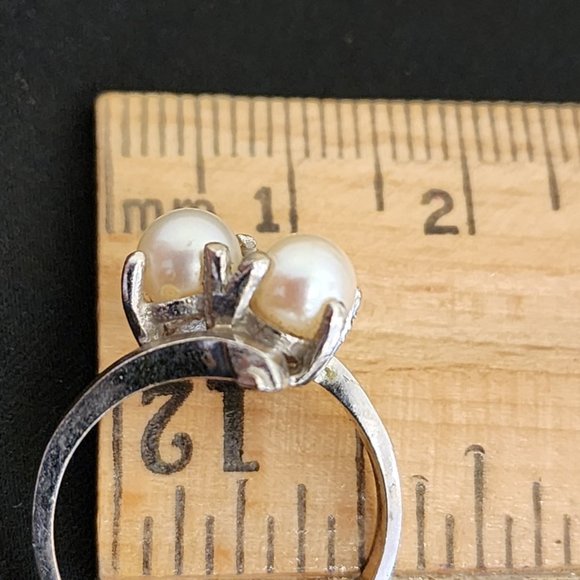Vintage Double Pearl 10KT White Gold Ring - Picture 6 of 9